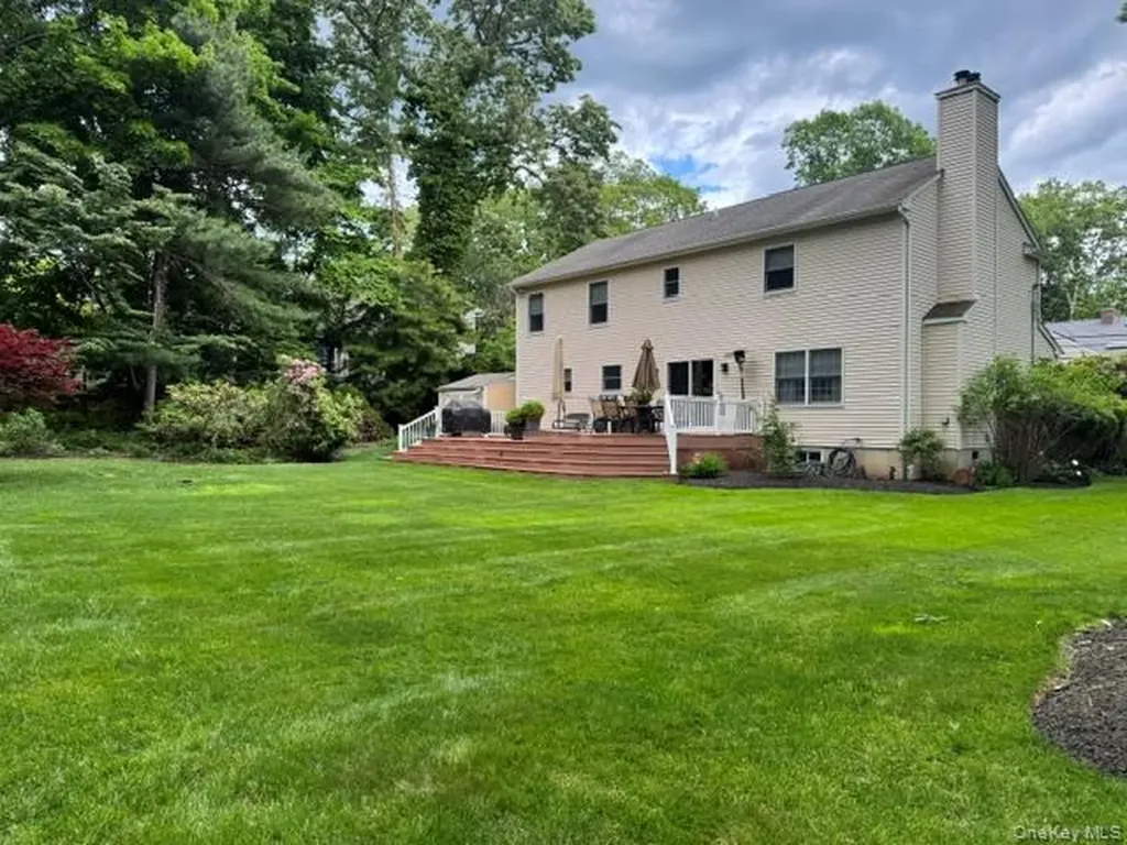 41 Shady Lane Huntington NY 11743