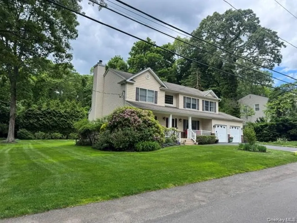 41 Shady Lane Huntington NY 11743