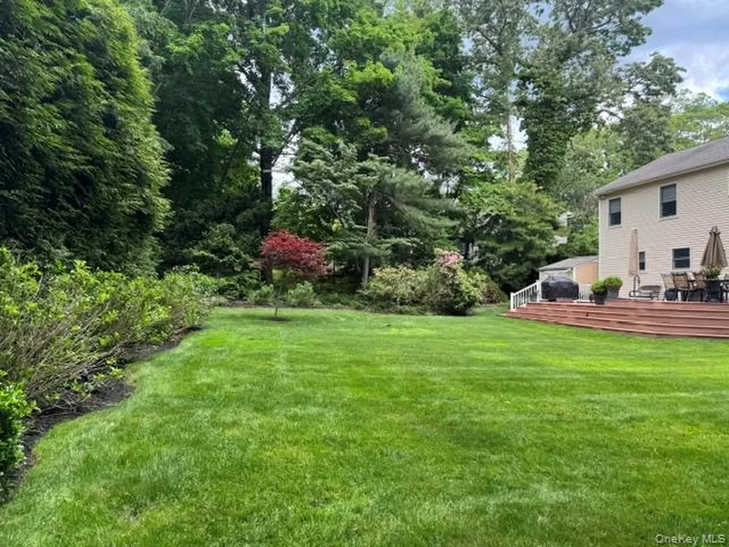 41 Shady Lane Huntington NY 11743