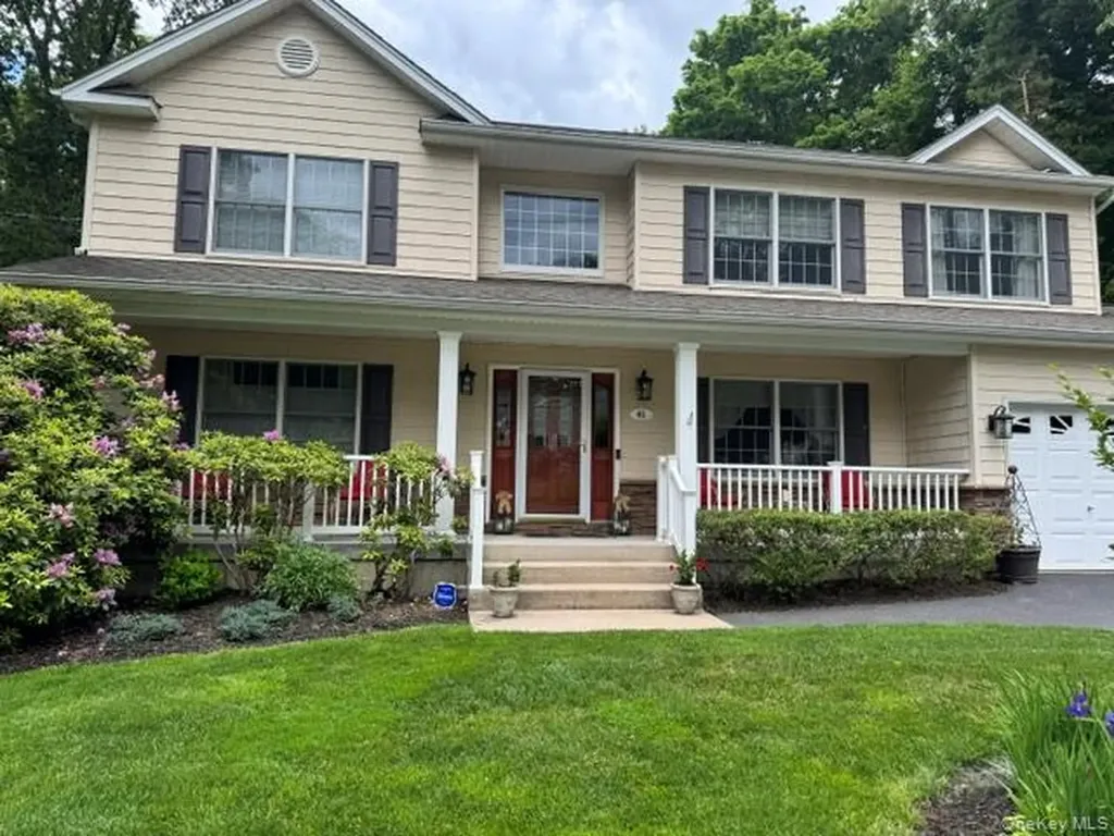 41 Shady Lane Huntington NY 11743
