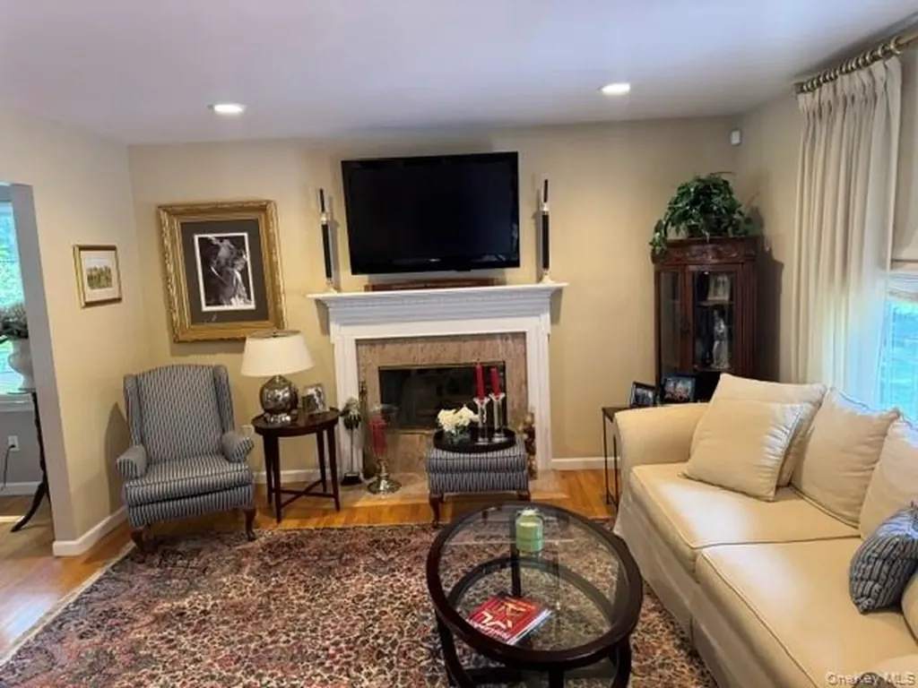 41 Shady Lane Huntington NY 11743