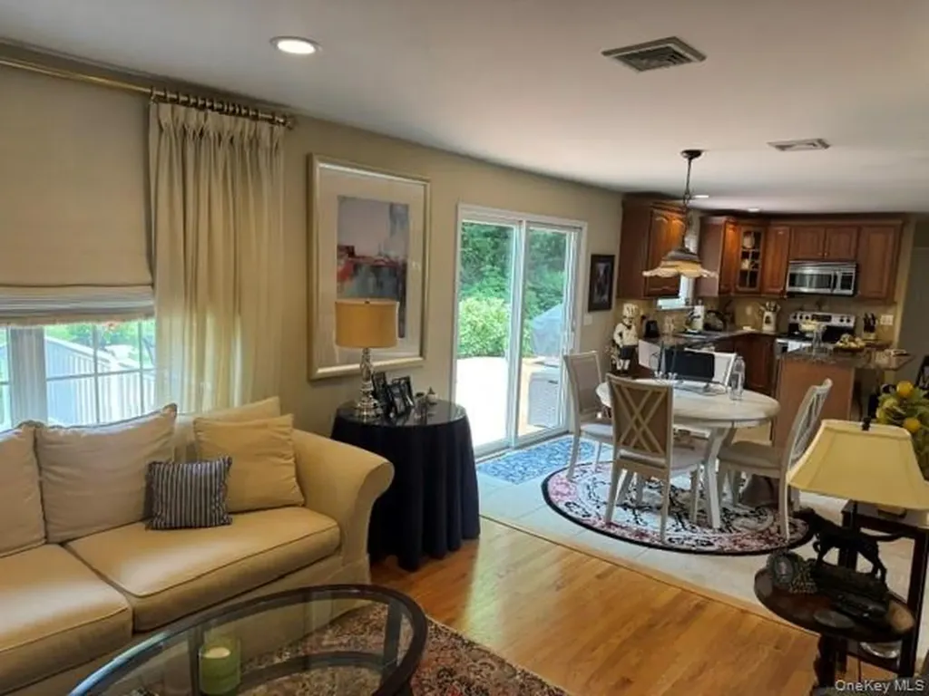 41 Shady Lane Huntington NY 11743