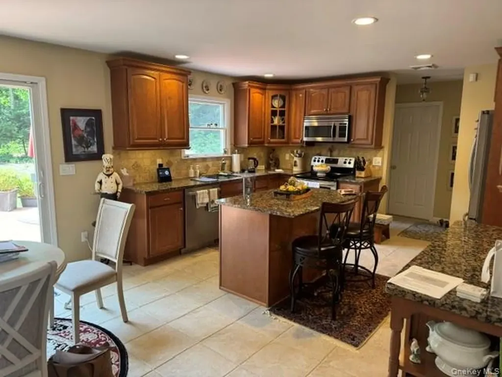 41 Shady Lane Huntington NY 11743