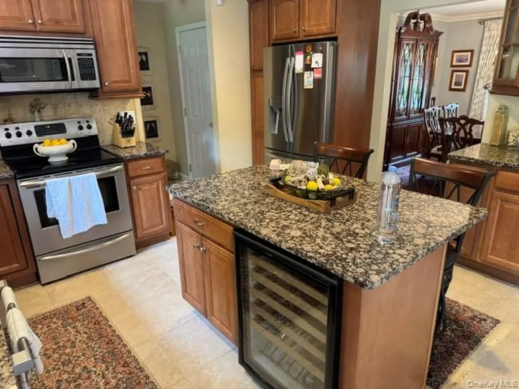 41 Shady Lane Huntington NY 11743