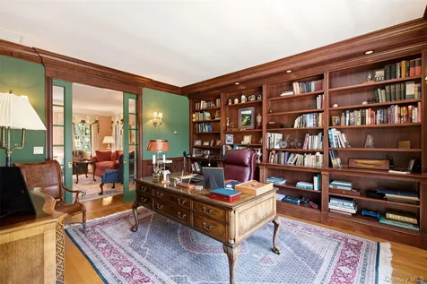 61 Linden Lane Upper Brookville NY 11545