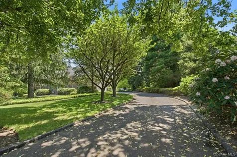 61 Linden Lane Upper Brookville NY 11545