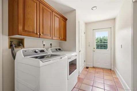 61 Linden Lane Upper Brookville NY 11545
