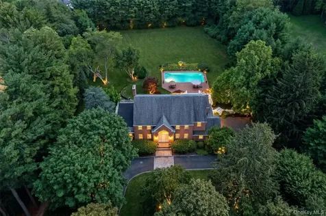 61 Linden Lane Upper Brookville NY 11545
