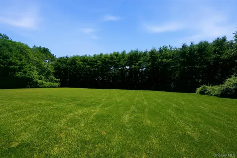 61 Linden Lane Upper Brookville NY 11545