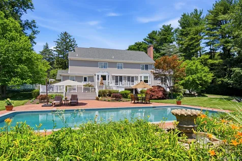 61 Linden Lane Upper Brookville NY 11545