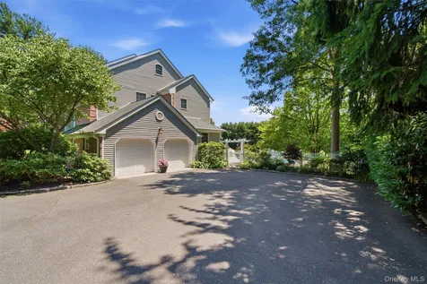 61 Linden Lane Upper Brookville NY 11545