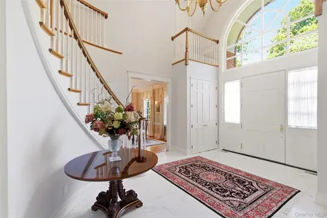 61 Linden Lane Upper Brookville NY 11545