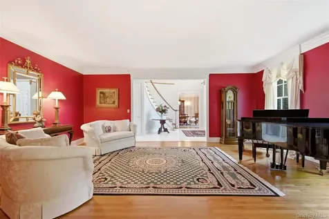 61 Linden Lane Upper Brookville NY 11545
