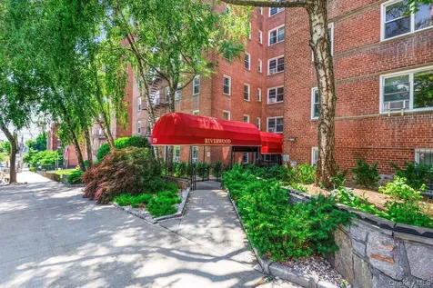 279 N Broadway Yonkers NY 10701