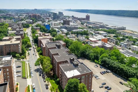 279 N Broadway Yonkers NY 10701