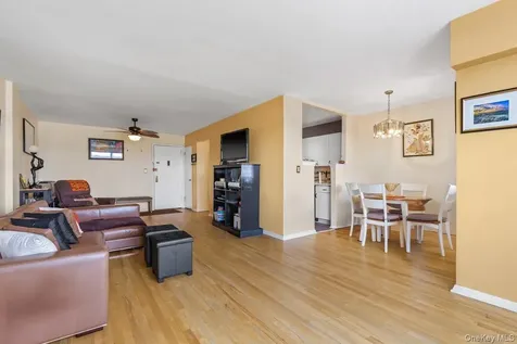 279 N Broadway Yonkers NY 10701