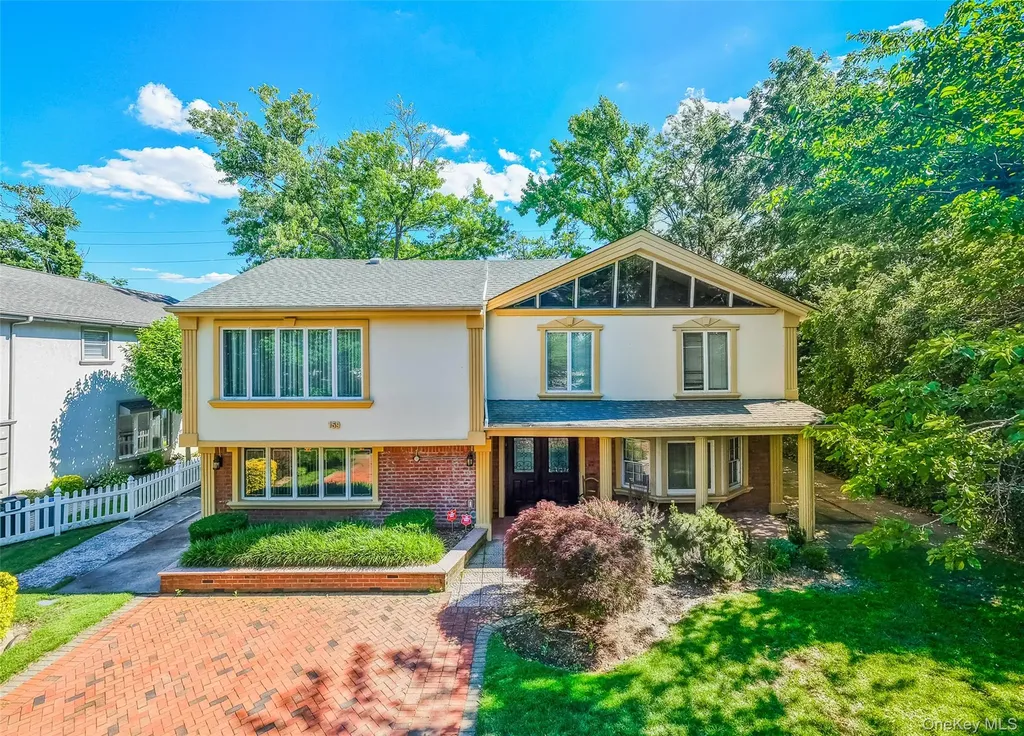 159 South Drive New Hyde Park NY 11040
