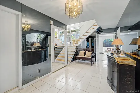 159 South Drive New Hyde Park NY 11040