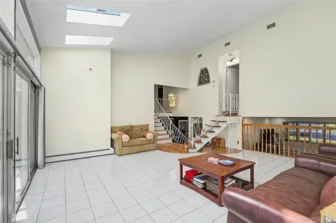 159 South Drive New Hyde Park NY 11040