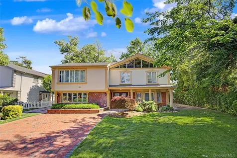 159 South Drive New Hyde Park NY 11040