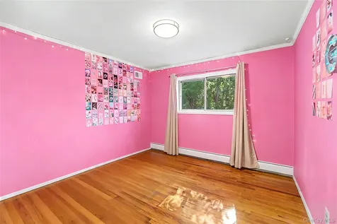 159 South Drive New Hyde Park NY 11040