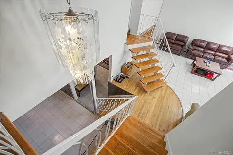 159 South Drive New Hyde Park NY 11040