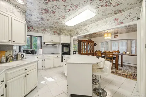 159 South Drive New Hyde Park NY 11040
