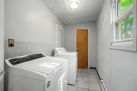 159 South Drive New Hyde Park NY 11040
