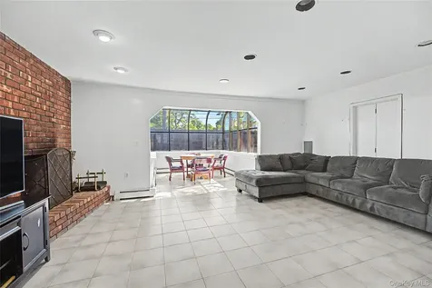 159 South Drive New Hyde Park NY 11040