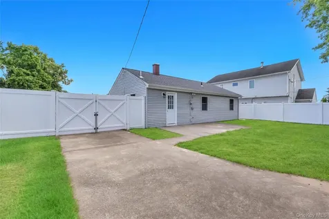 23 Kevin Lane Bethpage NY 11714
