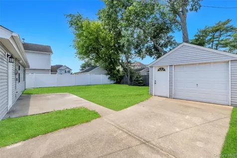 23 Kevin Lane Bethpage NY 11714