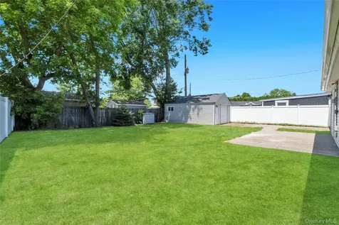 23 Kevin Lane Bethpage NY 11714