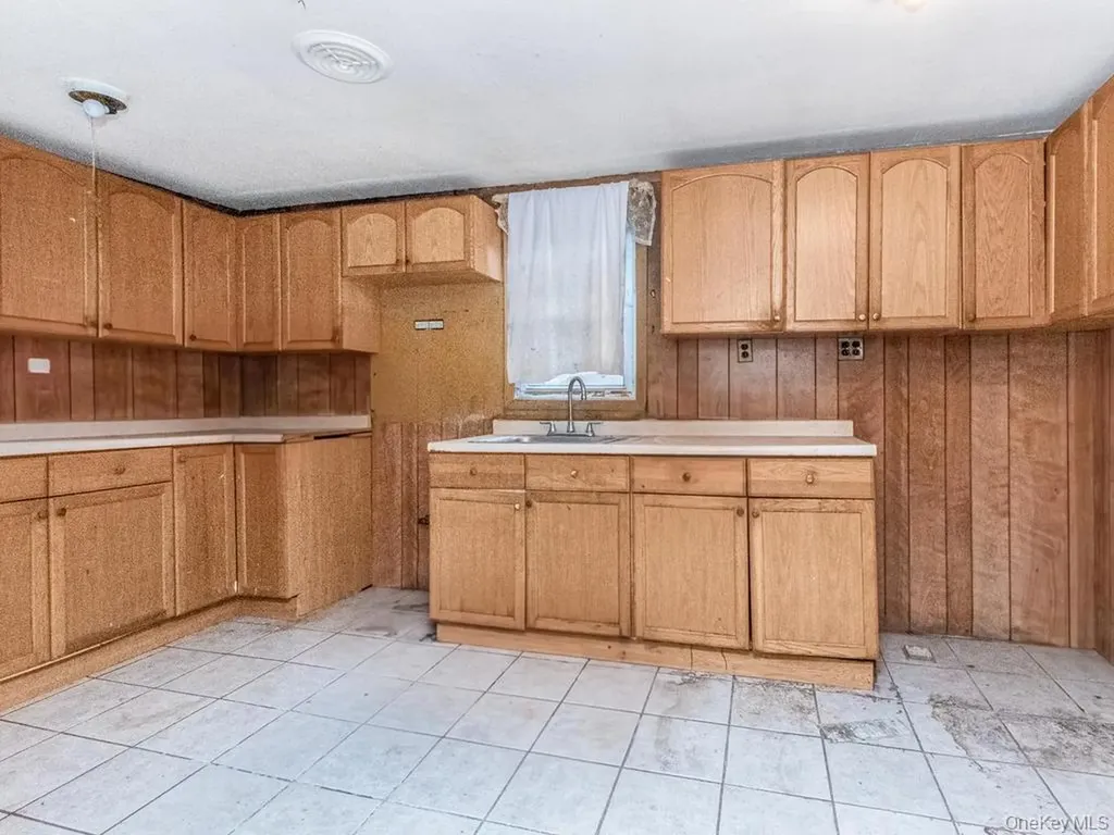 901 Harding Park Bronx NY 10473