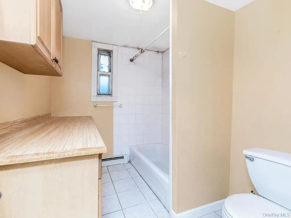 901 Harding Park Bronx NY 10473