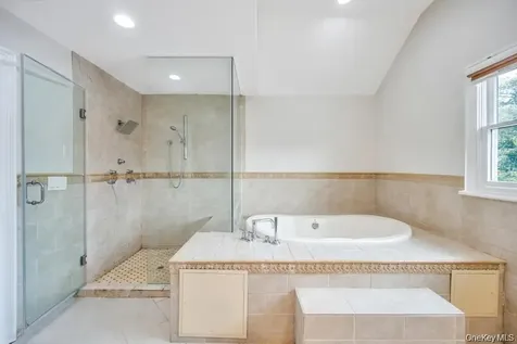 6 Garden Circle Syosset NY 11791