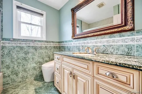 6 Garden Circle Syosset NY 11791