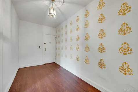 143 Garth Road Scarsdale NY 10583