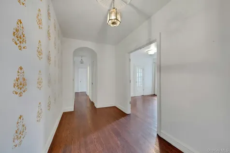 143 Garth Road Scarsdale NY 10583