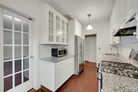 143 Garth Road Scarsdale NY 10583