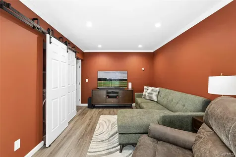 17 Harmony Lane Glen Cove NY 11542