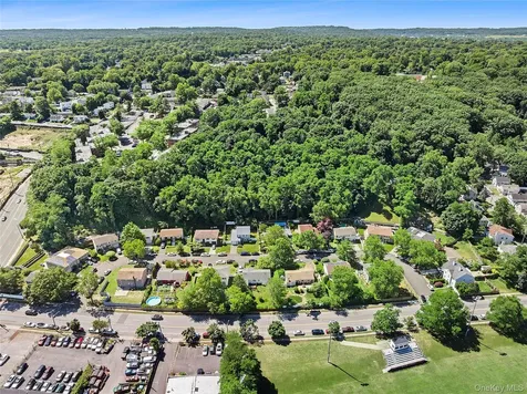 17 Harmony Lane Glen Cove NY 11542