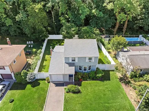 17 Harmony Lane Glen Cove NY 11542