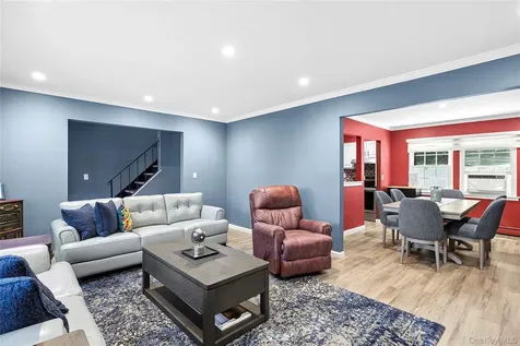 17 Harmony Lane Glen Cove NY 11542