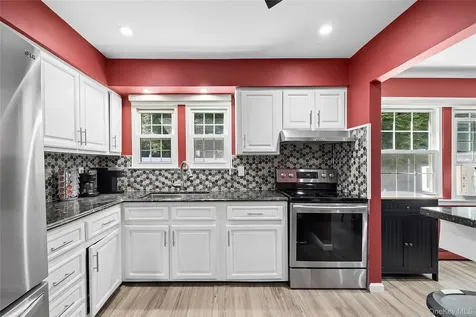 17 Harmony Lane Glen Cove NY 11542