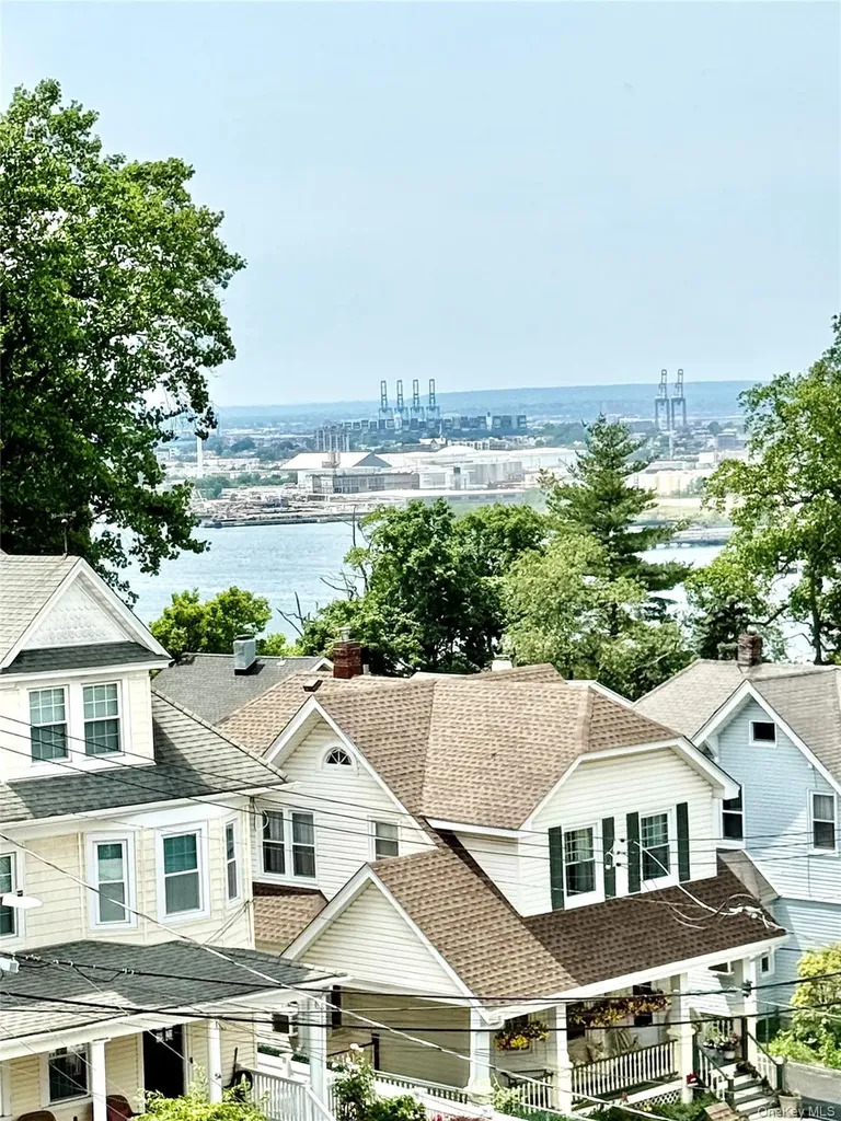 63 Highview Avenue Staten Island NY 10301
