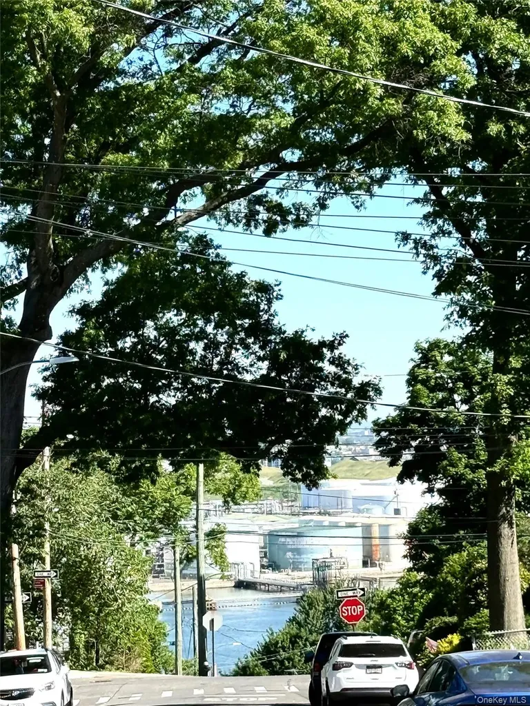 63 Highview Avenue Staten Island NY 10301