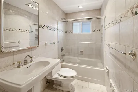 169 Landau Avenue Floral Park NY 11001