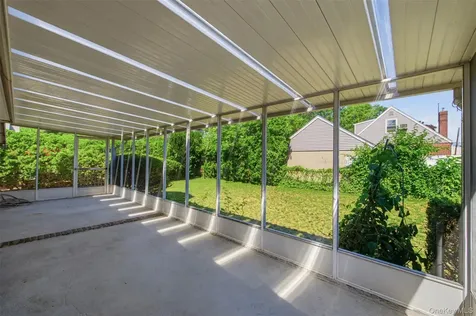 169 Landau Avenue Floral Park NY 11001