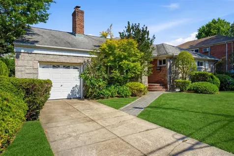 169 Landau Avenue Floral Park NY 11001