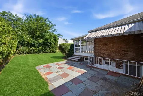 169 Landau Avenue Floral Park NY 11001